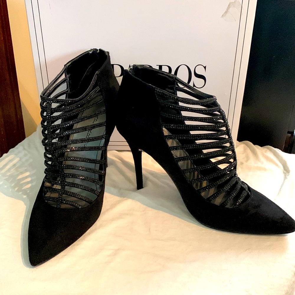 Sz9.5 Black Suede Heels